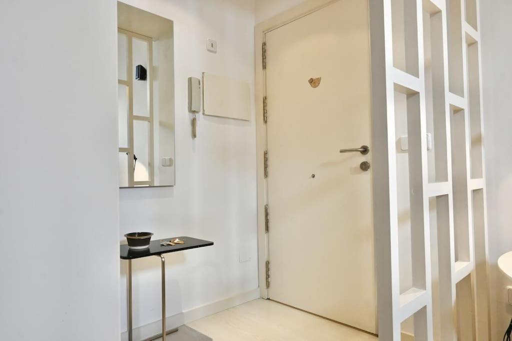 For You Rentals Apartamento Temporal Con Encanto A Pocos Metros Del Sol Myr13 Madrid Eksteriør bilde