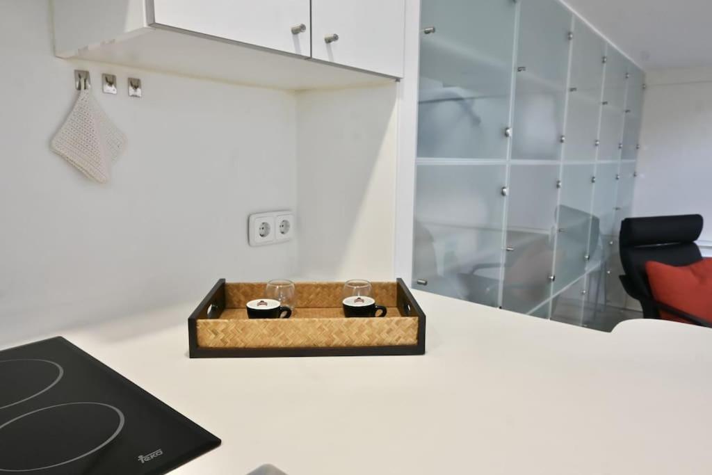 For You Rentals Apartamento Temporal Con Encanto A Pocos Metros Del Sol Myr13 Madrid Eksteriør bilde