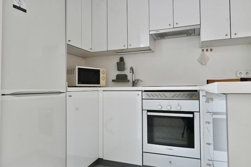 For You Rentals Apartamento Temporal Con Encanto A Pocos Metros Del Sol Myr13 Madrid Eksteriør bilde