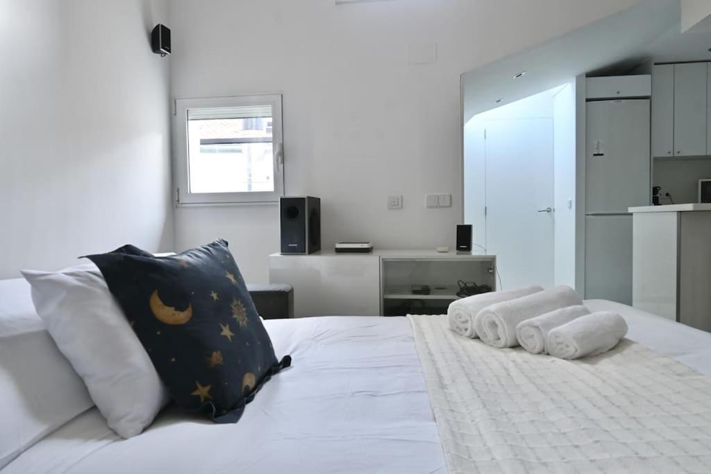 For You Rentals Apartamento Temporal Con Encanto A Pocos Metros Del Sol Myr13 Madrid Eksteriør bilde